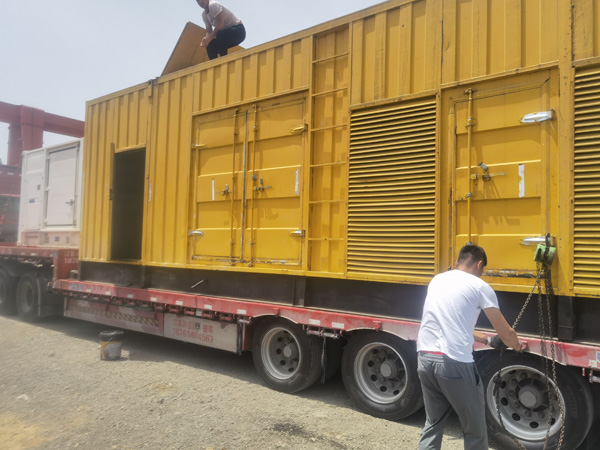 改则除了负载情况和发动机维护，还有哪些因素会影响 200kw 柴油发电机的油耗？