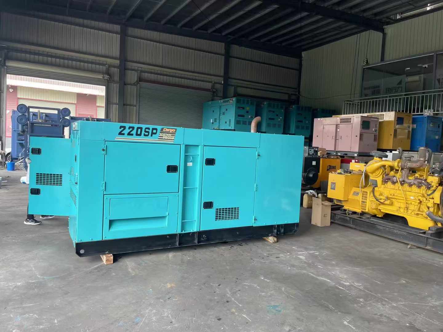 改则800kW 柴油发电机的输出电流波动范围是多少？