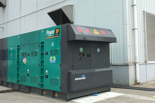 改则燃油滤清器的更换流程是怎样的？