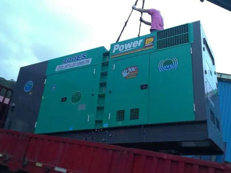 改则柴油发电机组转速不稳定时，如何对发动机进行维护？