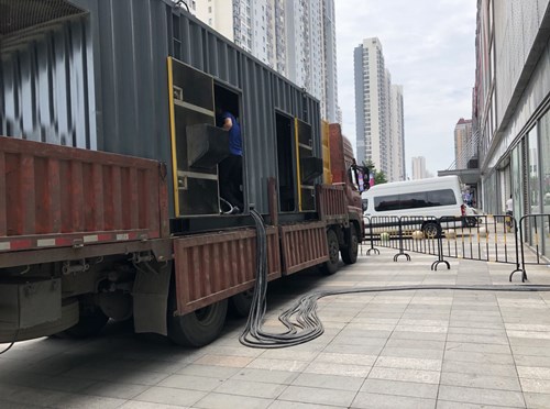 改则冷却液不足的情况下如何检查柴油发电机组？